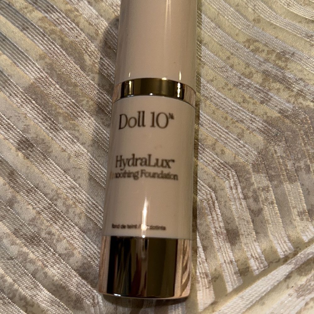 DOLL 10 HydraLux Smoothing Foundation - deep - Picture 5 of 6